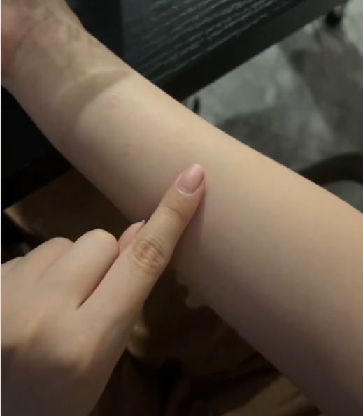 Thermochromic Application – Cat Paw Thermochromic Temporary Tattoo